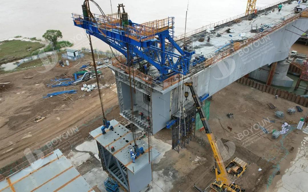 การเปรียบเทียบระหว่า งต้นไม้ และคานในสถาน ที่ในวิศวกรรมสะพาน