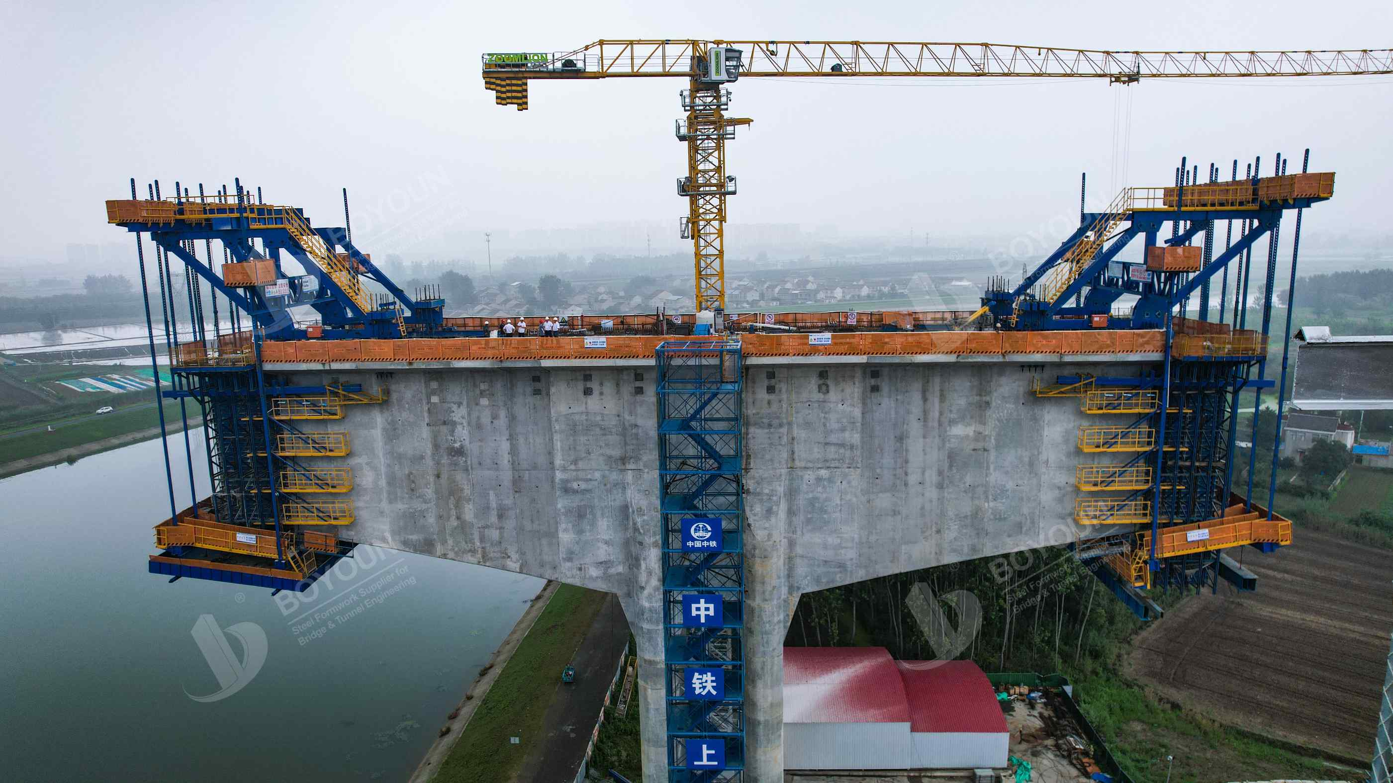 แชงเฮา - เฉิงตูทางรถไฟความเร็วสูง liuimege สะพาน