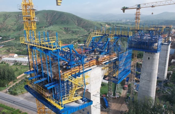 กล่องเดียวนักเดินทางรูปแบบแคนทิลิเวอร์เซลล์เดี่ยว