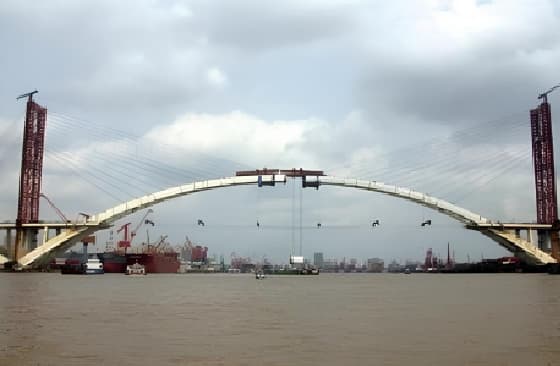 สะพานโค้งเหล็ก